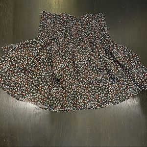 Ruffle floral print skirt.